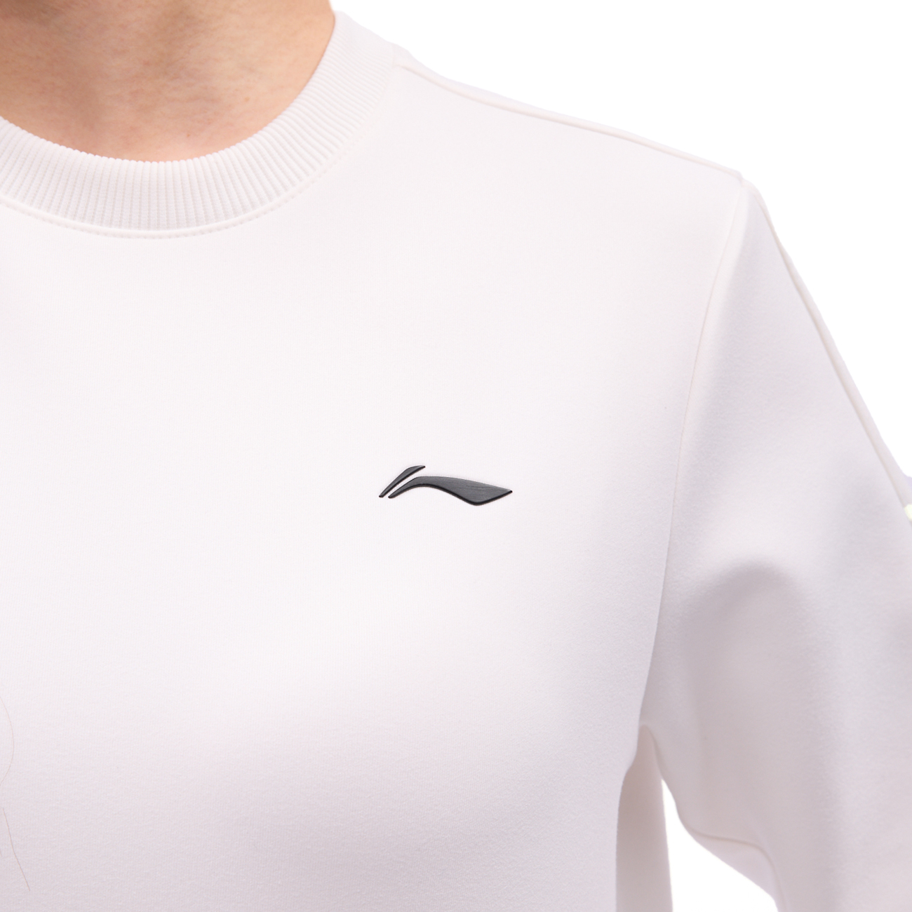 AWDV962-4 Свитшот Essentials белый